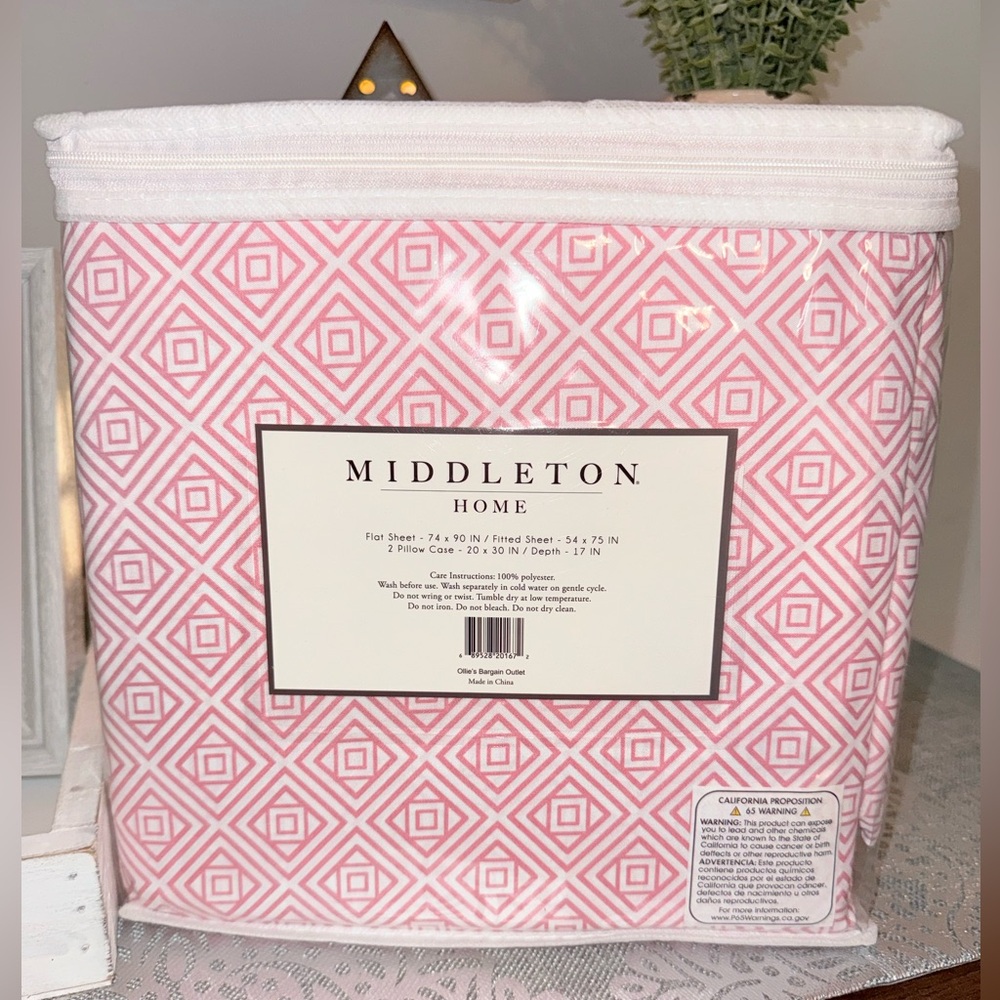Middleton Home Pink/Coral Geometric Full Sheet Set
